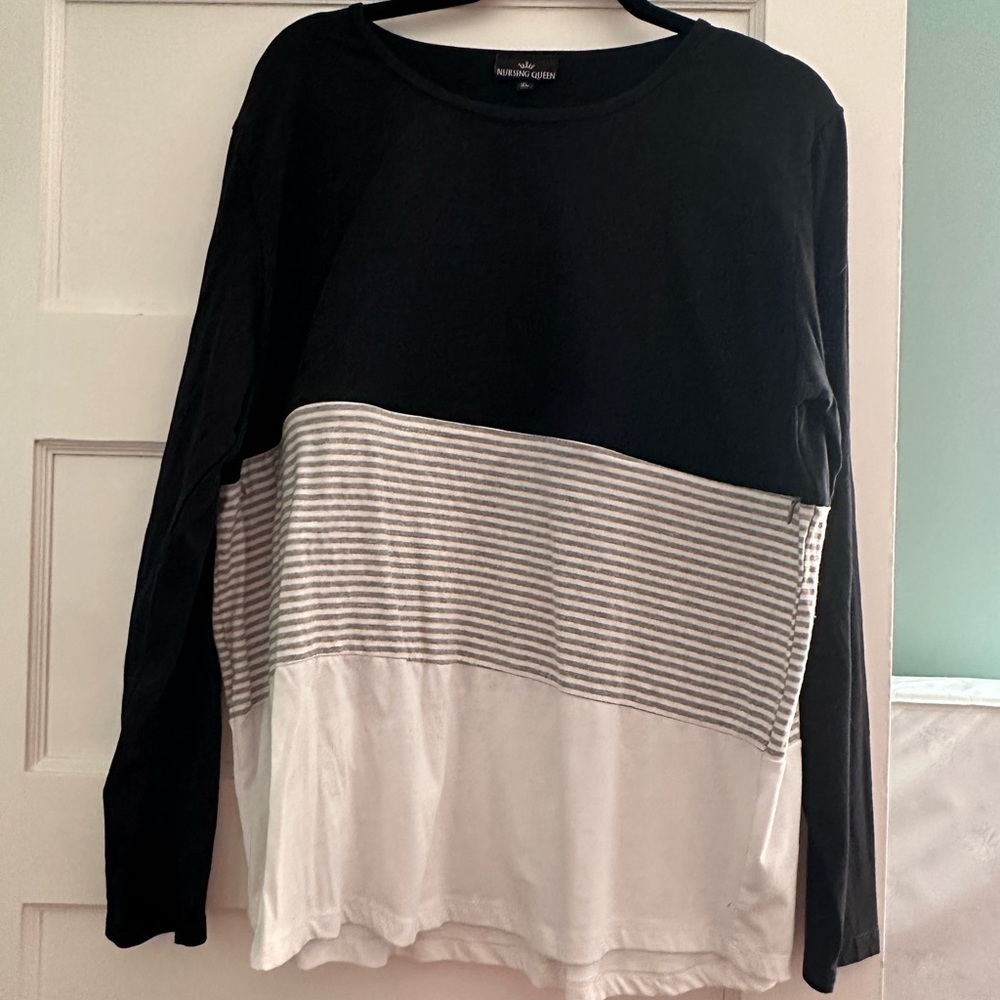 Nursing Queen women’s top sz XL- zipper opens up on either side